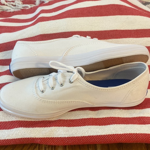 Keds Champion Women’s Canvas Tennis Shoes Size 6.5  NWOB - Picture 3 of 9